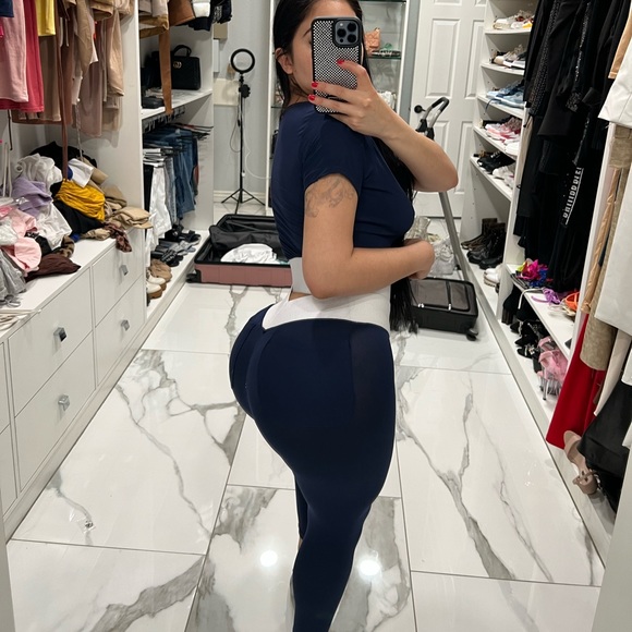 Matching set (top & leggings) - Picture 3 of 6